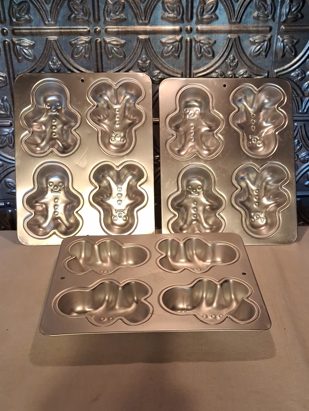 Wilton Silver Gingerbread Man Cake Molds - Set of 3- 1992